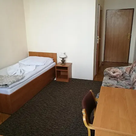 מלון Zamek Ksiazecy W Olesnicy *