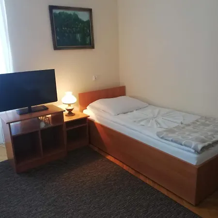 מלון Zamek Ksiazecy W Olesnicy *