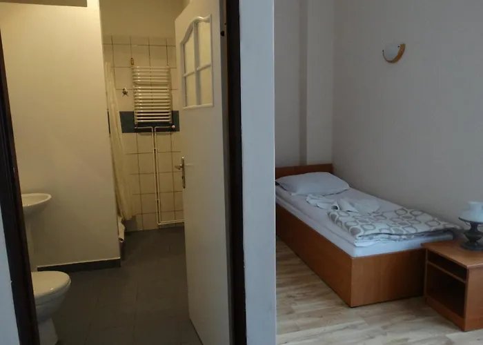 Zamek Ksiazecy W Olesnicy ホテル *